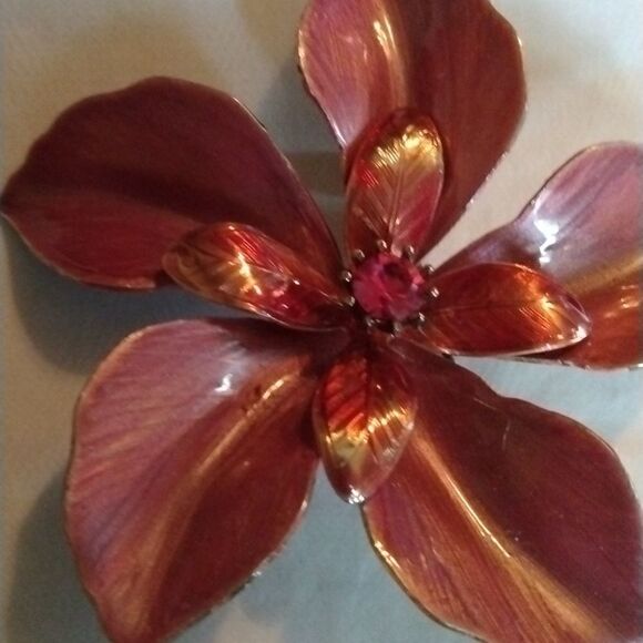 Enamel Brooch - Picture 2 of 3